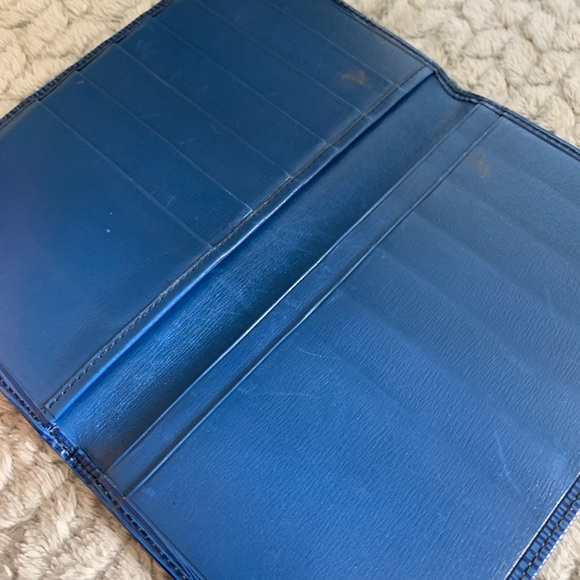Louis Vuitton Epi Wallet - Picture 8 of 16